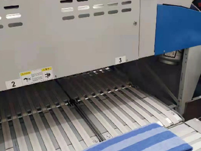 托克逊巾类折叠机-01